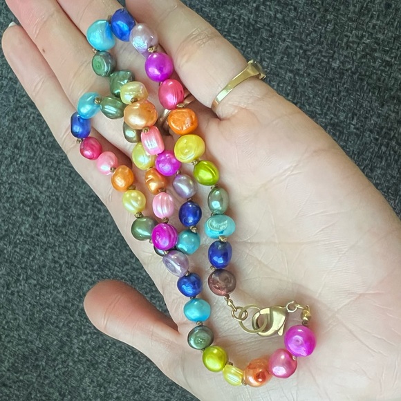 Handmade hand knotted fresh water pearl rainbow necklace - Picture 2 of 10